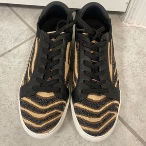 NEW Kenneth Cole Lace Up Shoes